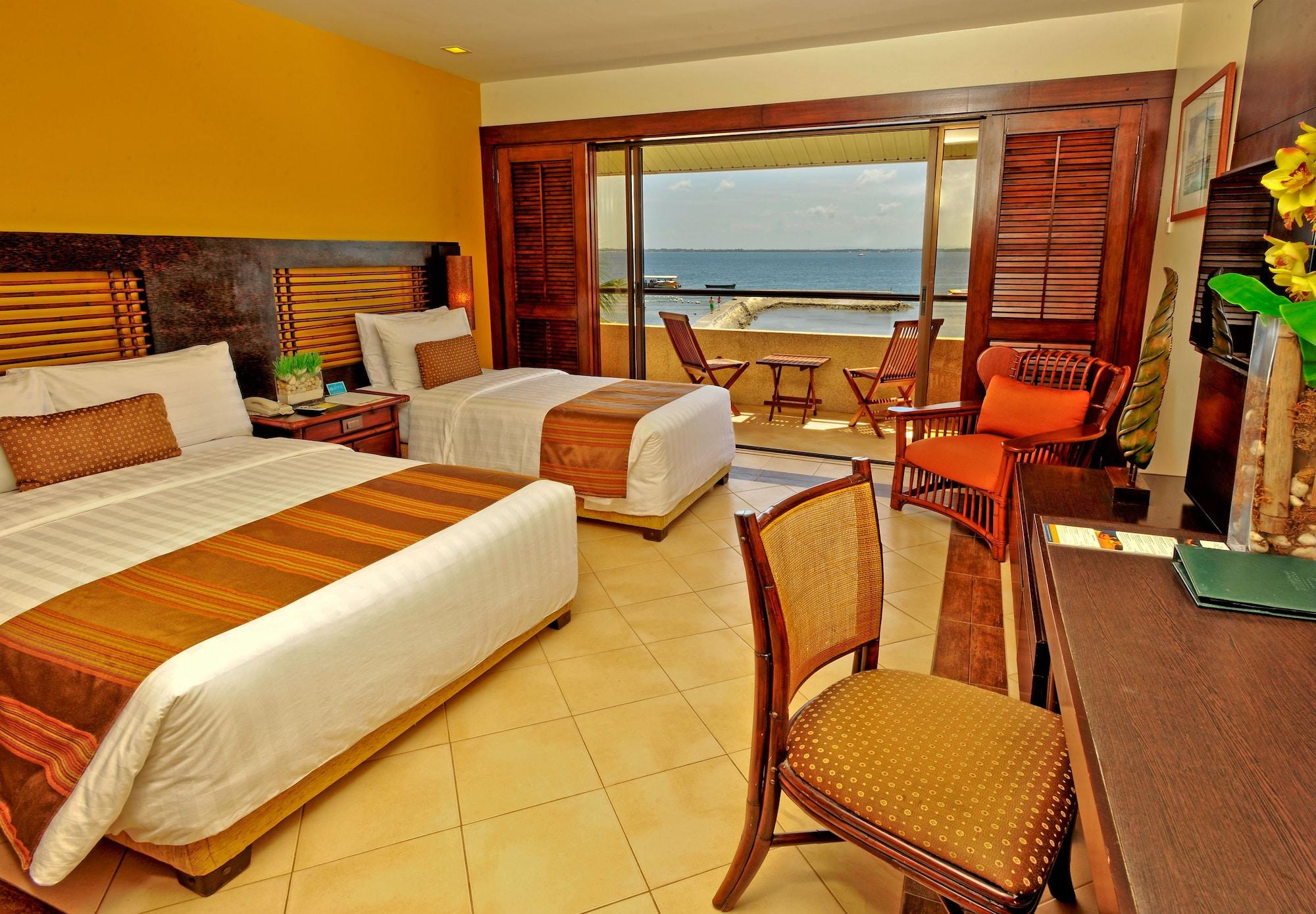 Costabella Tropical Beach Hotel Lapu-Lapu City Exteriör bild